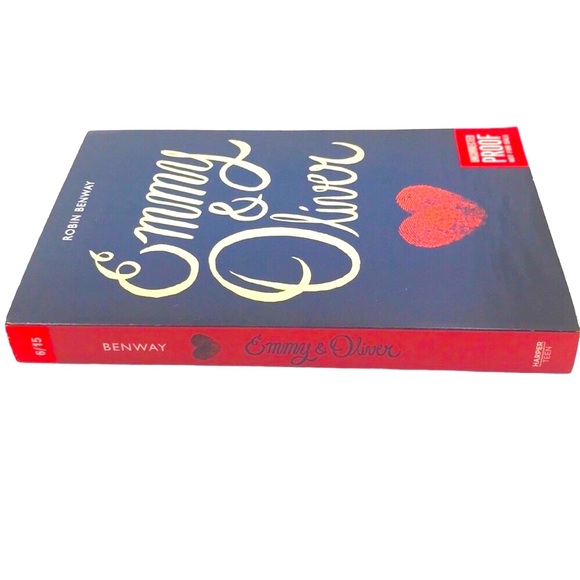 Emmy & Oliver by Robin Benway - Picture 3 of 6